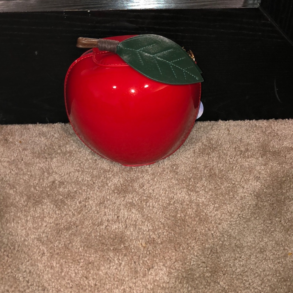 Purse Apple 🍎 - Picture 2 of 3